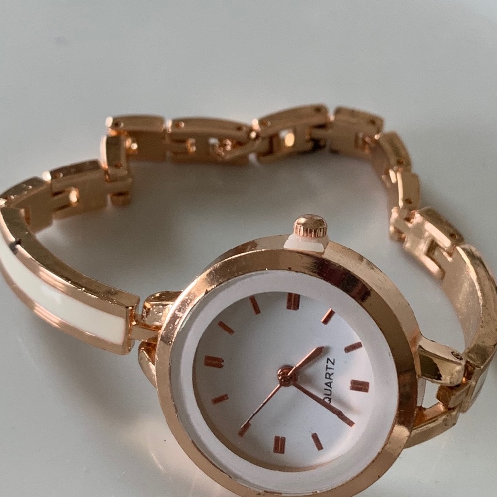 Chic Cuff Bangle Wrist Watch Gold Minimalist - Picture 2 of 4